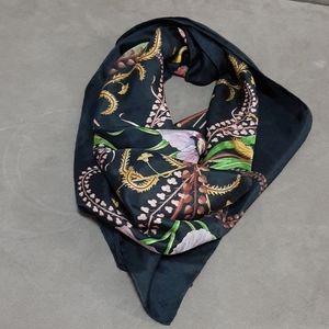 Gucci silk scarf